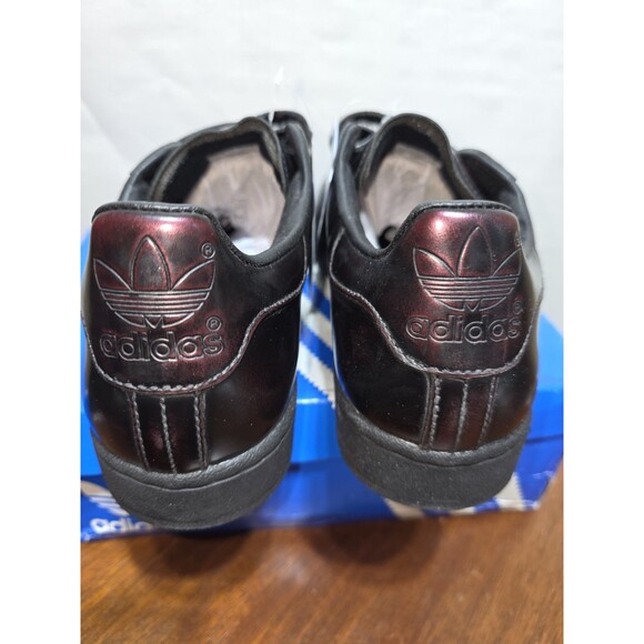Athletic_Shoes